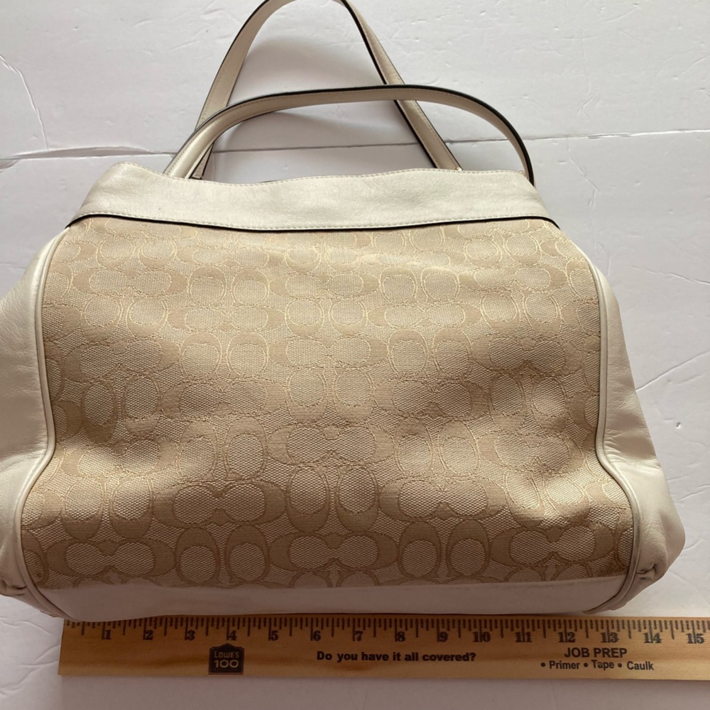 Coach Beige and Cream Signature Shoulder Bag Gold tone hardware Leather trim - Picture 12 of 14